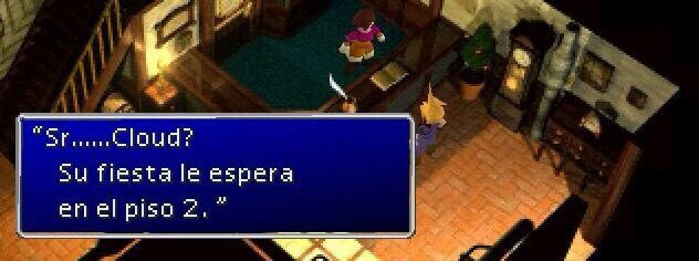 A screenshot of the original Final Fantasy 7, Cloud is standing facing the front desk of an inn, a blue dialogue box of the innkeeper reads 'sr... Cloud? su fiesta le espera en el piso 2.'